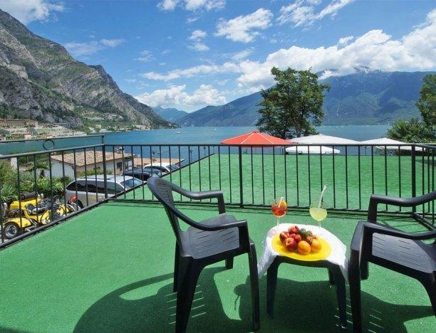 Hotel Alla Noce Limone sul Garda Room photo