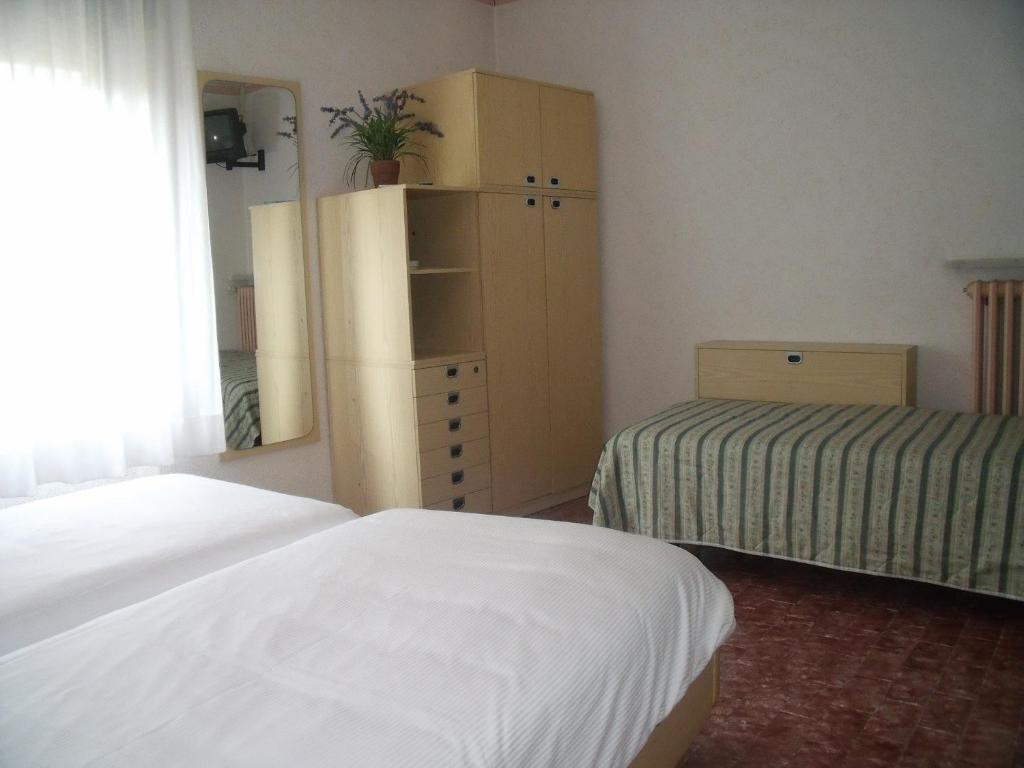 Hotel Alla Noce Limone sul Garda Room photo